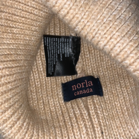 Norla Canada Beige/Tqn Pom Pom Hat - Picture 4 of 5